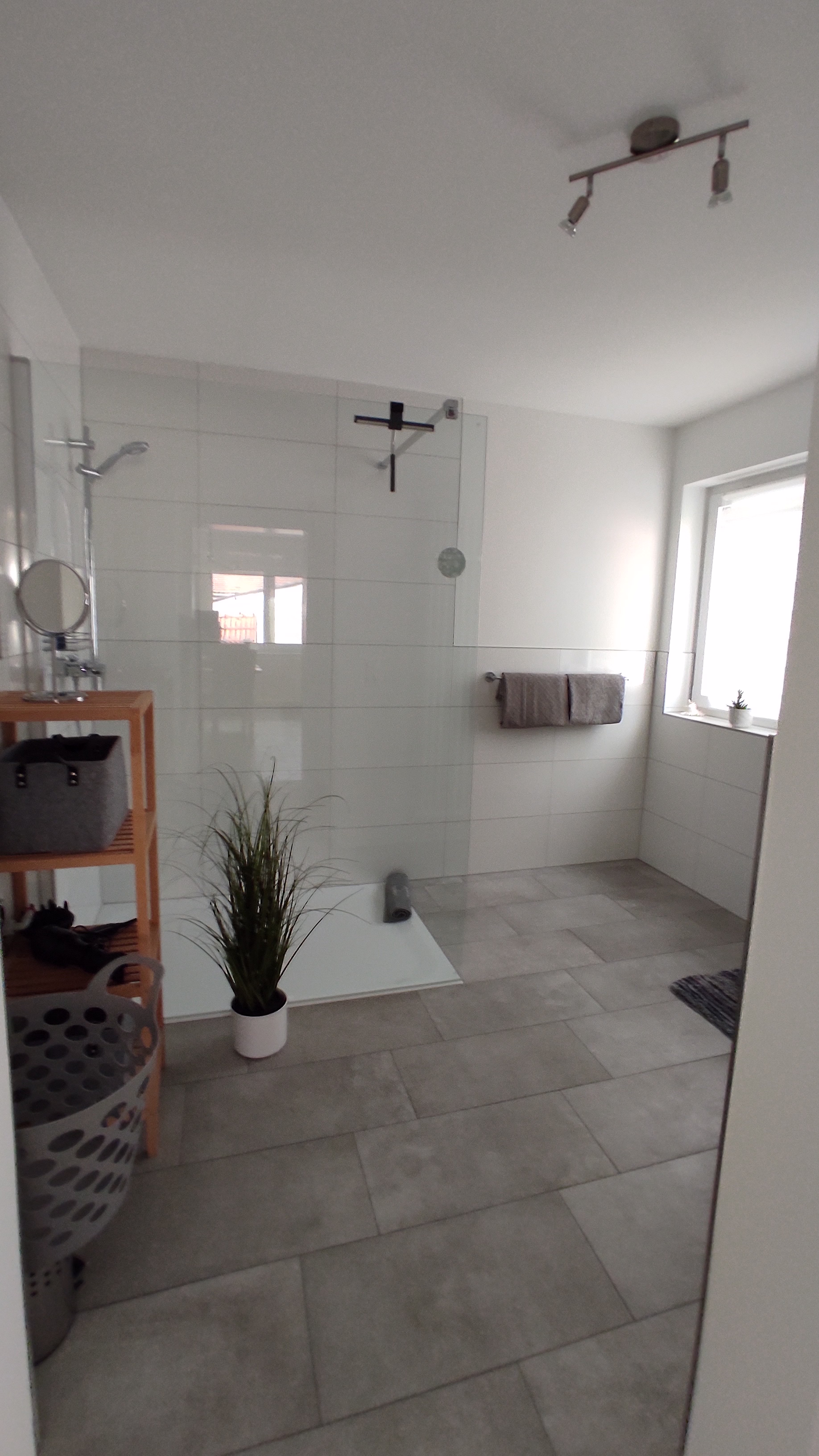 Badezimmer Ansicht 1