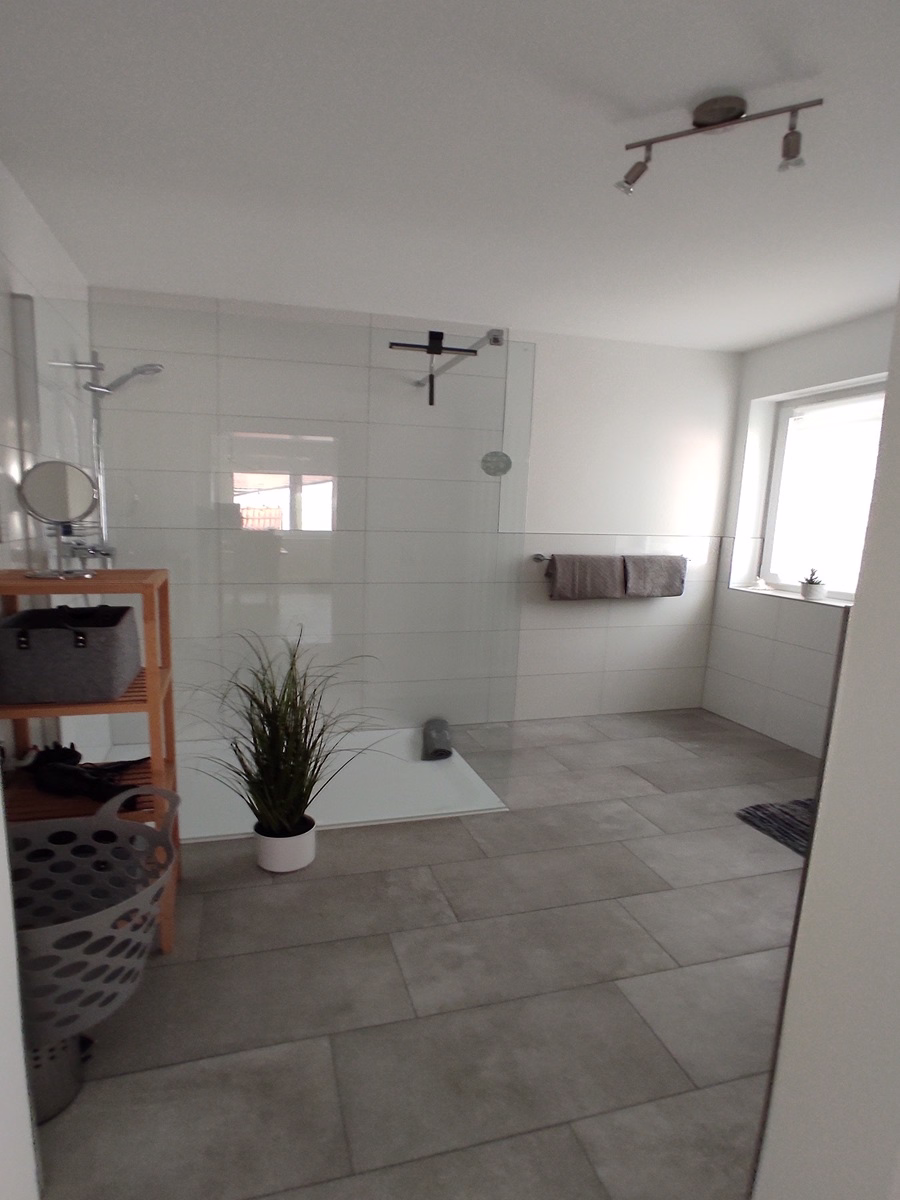 Badezimmer Ansicht 1
